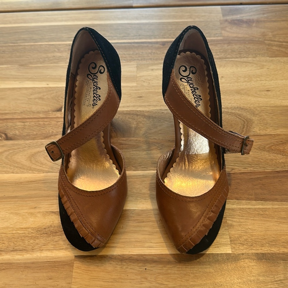 Ladies heels size 7 New in box